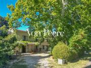 Mas en campagne avec deux studios 211m² Verquières