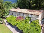 Mas en pierre rénové à vendre, piscine et maison...