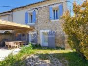 Mas en pierres avec jardin, terrasse, parking en campagne