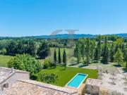 Mas en pierres rénové avec goût à Saint Rémy de Provence