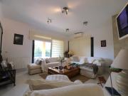 Mas Pla, Casa con jardín y piscina