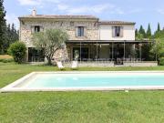 Mas provençal en pierre à Carpentras 9 pièces...