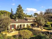 Mas provençal en pierre à la vente à Mougins avec vue...