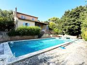 Mas provençale de 157 m2 avec jardin et piscine au...