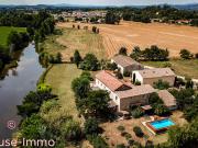 Mas rénové avec accès rivière et dépendances