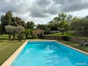 Mas rénové, avec cachet, 5 chambres sur 3500 m² de...