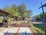 MAS SCINDE EN DEUX HABITATIONS AVEC JARDIN ET PISCINE,...