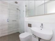 Mascot Luxury 3 Bedrooms Apartment with 2 Secure Parking