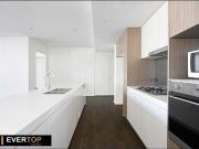 Mascot Luxury 3 Bedrooms Apartment with 2 Secure Parking!