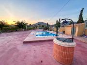 Masía en venta en Alicante, La Alcoraya. Villa con...