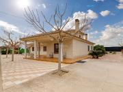 Masía en venta en Almoradí. Exclusiva villa con tres...