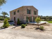 Masía en venta en Baleares Alaró. Finca rústica con...