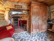 Masía en venta en Garriguella. Casa con Alma Antigua...