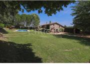 Masía en venta en Medinyà. Espectacular Masía con...