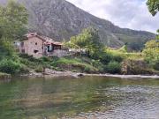 Masía en venta en Parres. Molino de agua a orillas del...