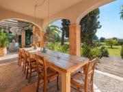 Masía en venta en Baleares Selva. Encantadora villa de...