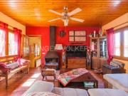 Masía en venta en Sentmenat. Casa con jardín en...