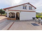 Masía en venta en Serra. Chalet rustico en venta en...