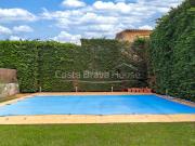 Masía en venta en Torrent Costa Brava. Casa de piedra en...