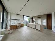 Elite Family Living: Luxury Modern House in Tivoli...