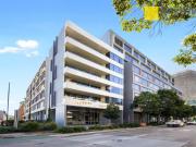 Massive 3 Bedroom High Ceiling Split Level Apartment