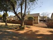 massive 4 bedroom home with 2 cottag.