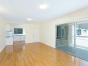 MASSIVE MODERN APARTMENT