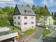 Massives Haus mit Dachterrasse, großem Nebengelass,...