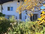 MASSIVHAUS MIT IDYLLISCHEM GARTEN IN SCHÖNER HÖHEN...