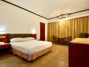 Master Room at Jalan Sultan Ismail Walking Distance 2...