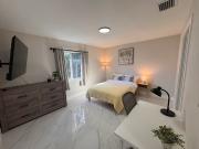 Master Room & Ensuite Bath Little Haiti Townhouse