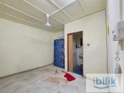 Master room /middle room at pandan perdana lake view. Kl