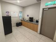 Master Room with Private Bathroom at Jalan Ipoh, ▶️ 8min...