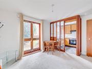 Mayfield Road, London W12, 1 bed flat to rent, £1,550...