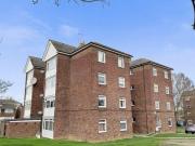Meadgate Avenue, Chelmsford, 2 Bedroom Flat