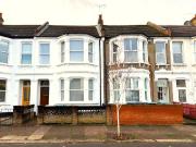 Meads Road, London N22, 2 bed flat to rent, £1,800 pcm |...