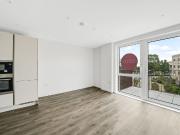 Medawar Drive, London NW7, 2 bed flat to rent, £2,400...