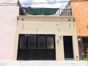 MEDRANO CASA CON ALBERCA EN VENTA