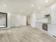 Medway Street, Chatham ME4, 1 bed flat to rent, £1,350...