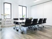 Konferenzraum Meet 2 Tageslicht. Klima, etc