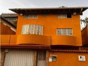 MEG Venta de casa en Lomas de Prados del Este 5H/6B/3P