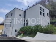 MEHRERE GENERATIONEN UNTER EINEM DACH