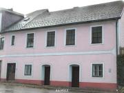 Mehrfamilienhaus mit 3 Wohneinheiten & Keller – zentral...