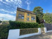 Mehrfamilienhaus mit 4 Wohnungen und 5 Garagen