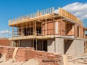 Mehrfamilienhaus mit drei Wohnungen Rohbau, Terrasse,...