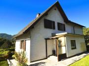 Mehrfamilienhaus mit Garten, 9 Zimmern & Weitblick –... Mehrfamilienhaus mit Garten, 9 Zimmern & Weitblick –...