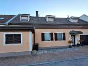 Mehrfamilienhaus mit Garten, Terrassen & Solaranlage in...
