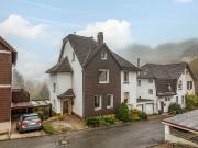Mehrfamilienhaus mit viel Potenzial in TOP Lage von...