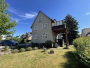 Mehrfamilienhaus und Bungalow