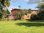 MehrfamilienhausResthof mit 5 ha Weideland
